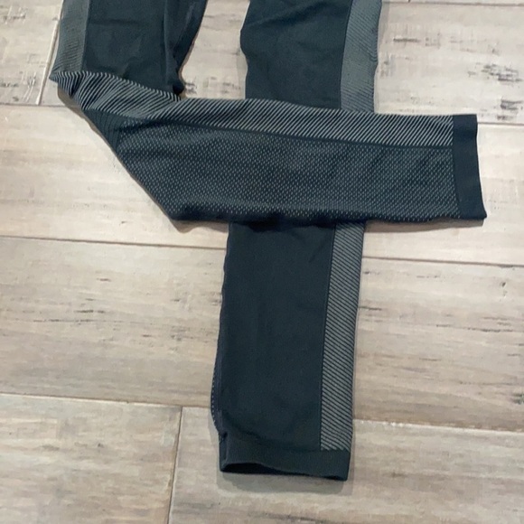 5 for $25 Nike high waisted leggings full length - Picture 2 of 12